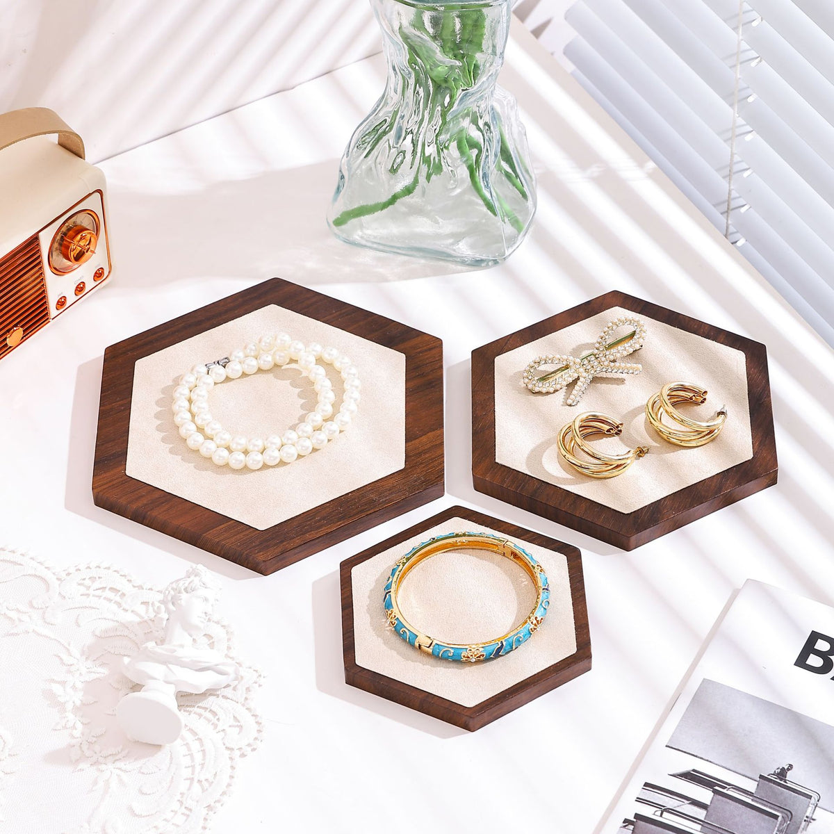 Minimalist Wooden Jewelry Display Tray – Modern Necklace, Bracelet & Earring Display Plate for Product Photography, Craft Fairs & Boutique Displays