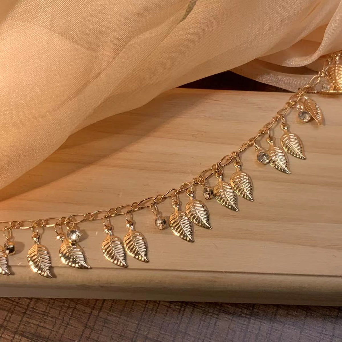 Swaying Leaf Crystal Fringe Chain – 10 Meters